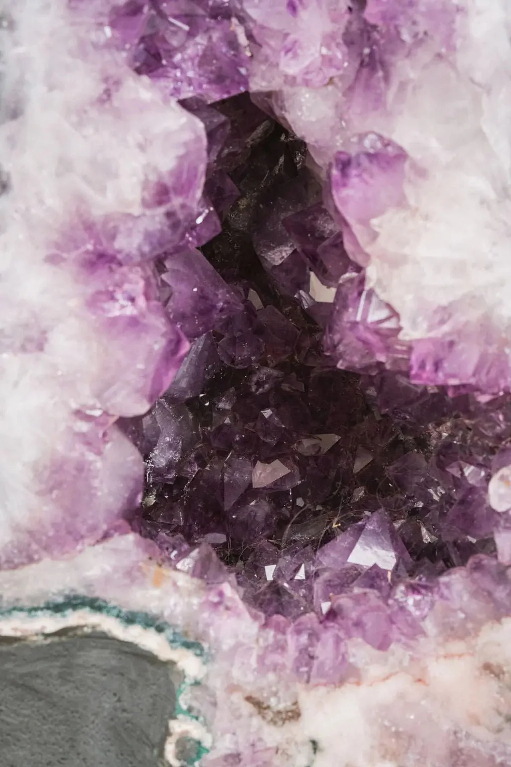 3 Ft Clear Quartz Crystal Parrot On Amethyst Cathedral - Image 16